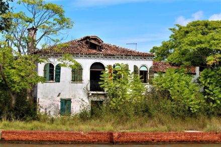 Inspection of the house and property